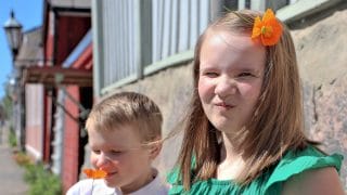 Två barn i Neristan