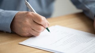 Paperia allekirjoitetaan
