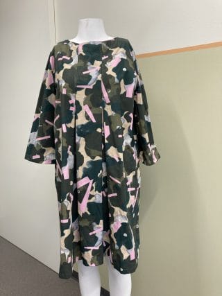 Mekko puuvillakankaasta.