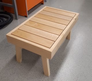 puinen saunajakkara.