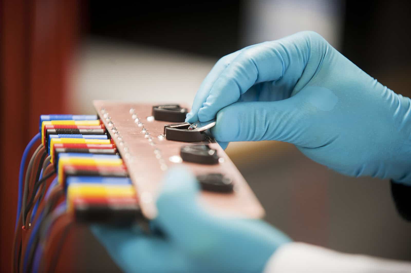 akkukennoja laboratoriossa