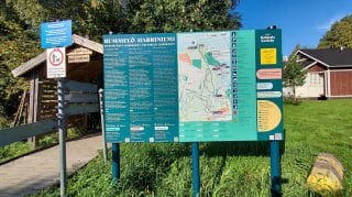 På guidekartan syns en karta och en beskrivning av leden. I guidetavlans nedre högra hörn finns en qr-kod via vilken man kan lyssna på tavlans texter.