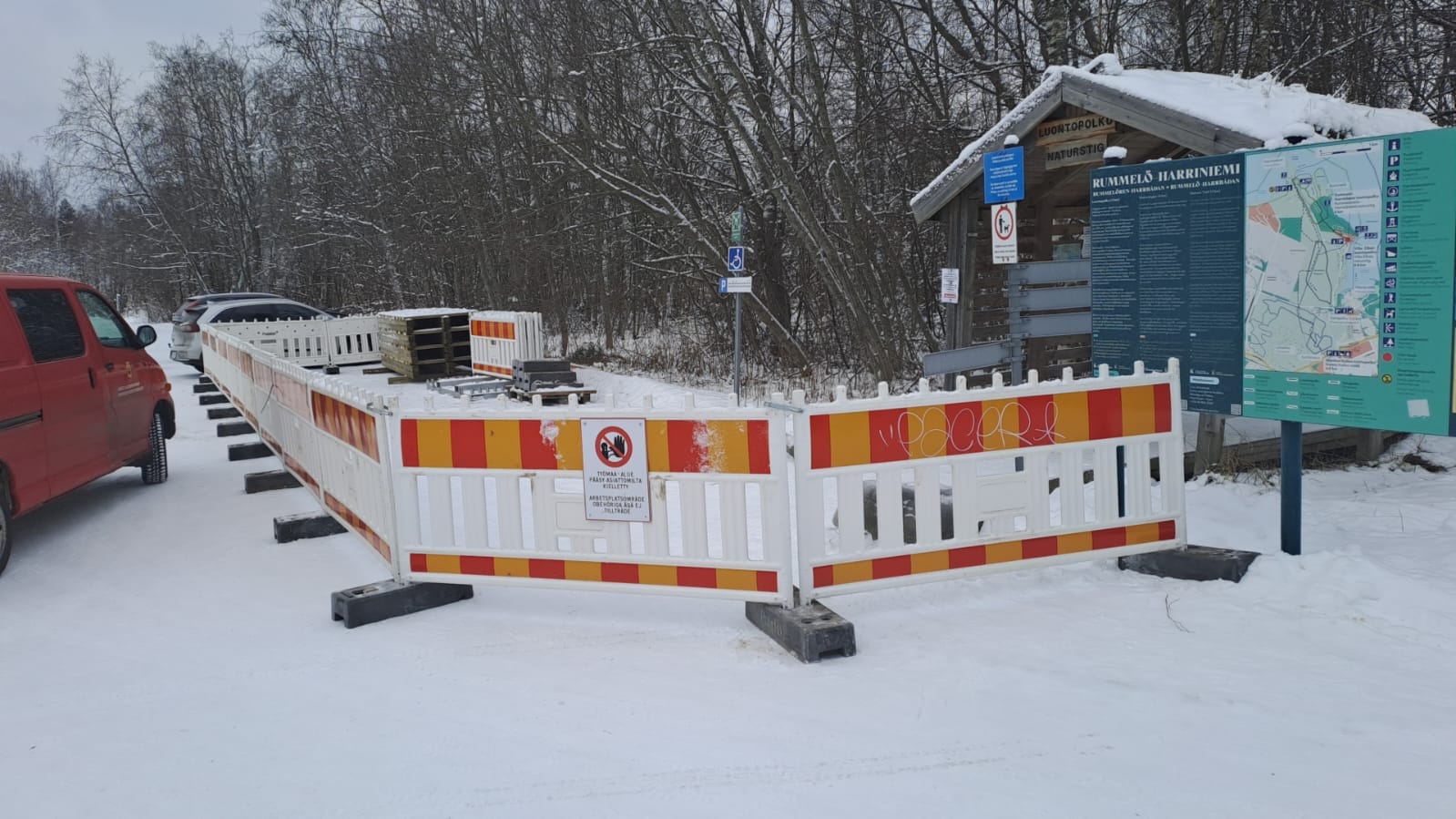 Käynti Villa Elban luontopolun pääsisäänkäynnistä on rajattu kunnostustöiden ensimmäisen vaiheen ajan.